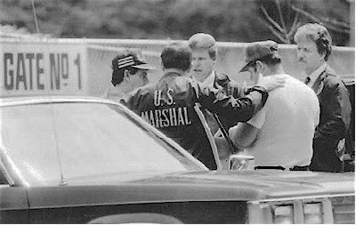 Photo of marshals and pickets in West Virginia