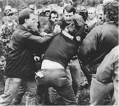 U.S. Marshals and coal demonstrators