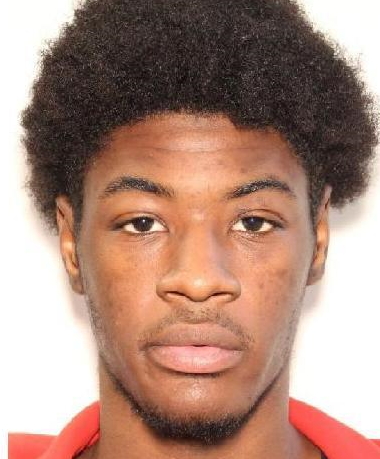 Face photo of male fugitive Deaivan Netters