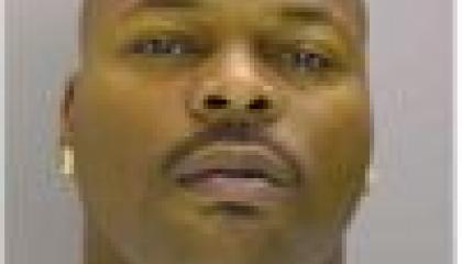 Male fugitive Tobbiyon Jermaine Simon