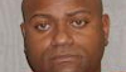 Face photo of male fugitive Douglas Anderson