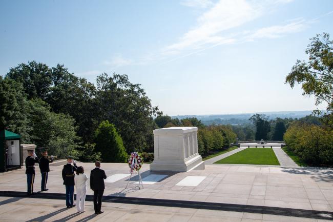 People saluting at the Tomb of the Unknown Soldier